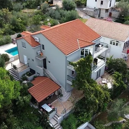 Knez Aparthotel Okrug Gornji