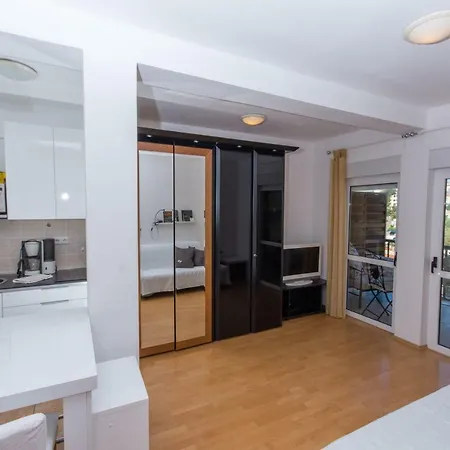 Knez Aparthotel *